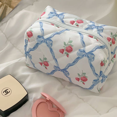 Sweet Gear Package Cute Girl Heart Bow Cosmetic Bag Travel Clutch